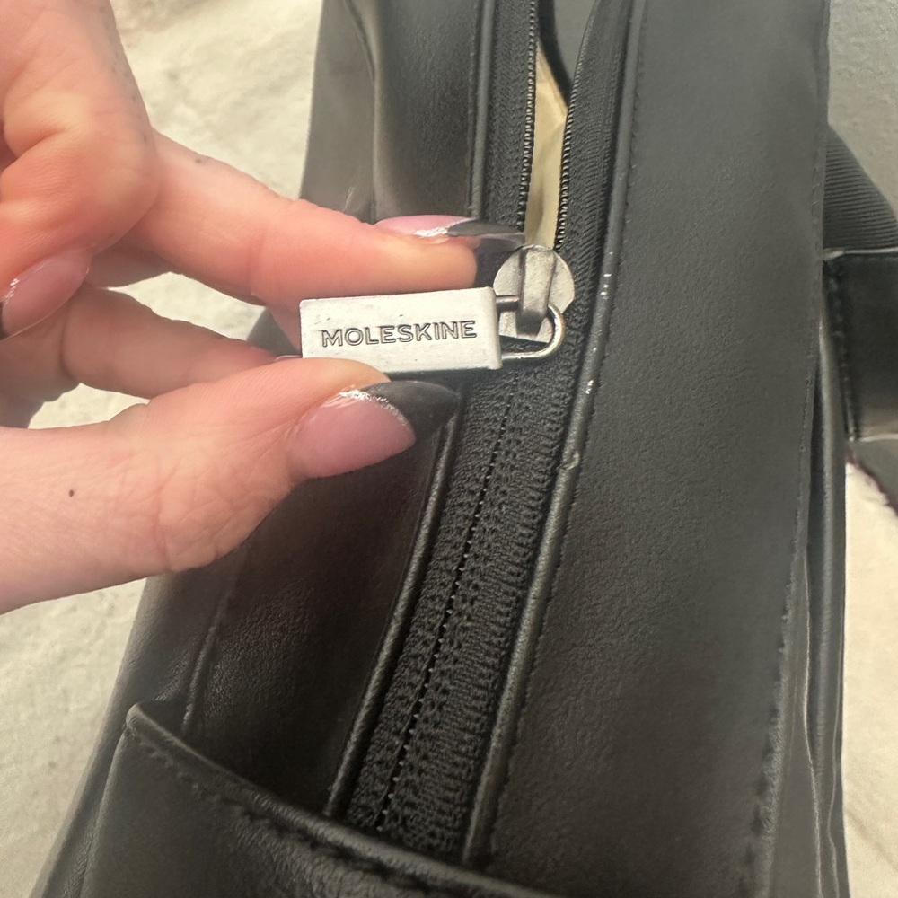 Moleskin black classic backpack - Picture 5 of 8